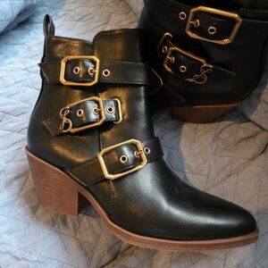 SAM Black Leather Boots with Gold Accents